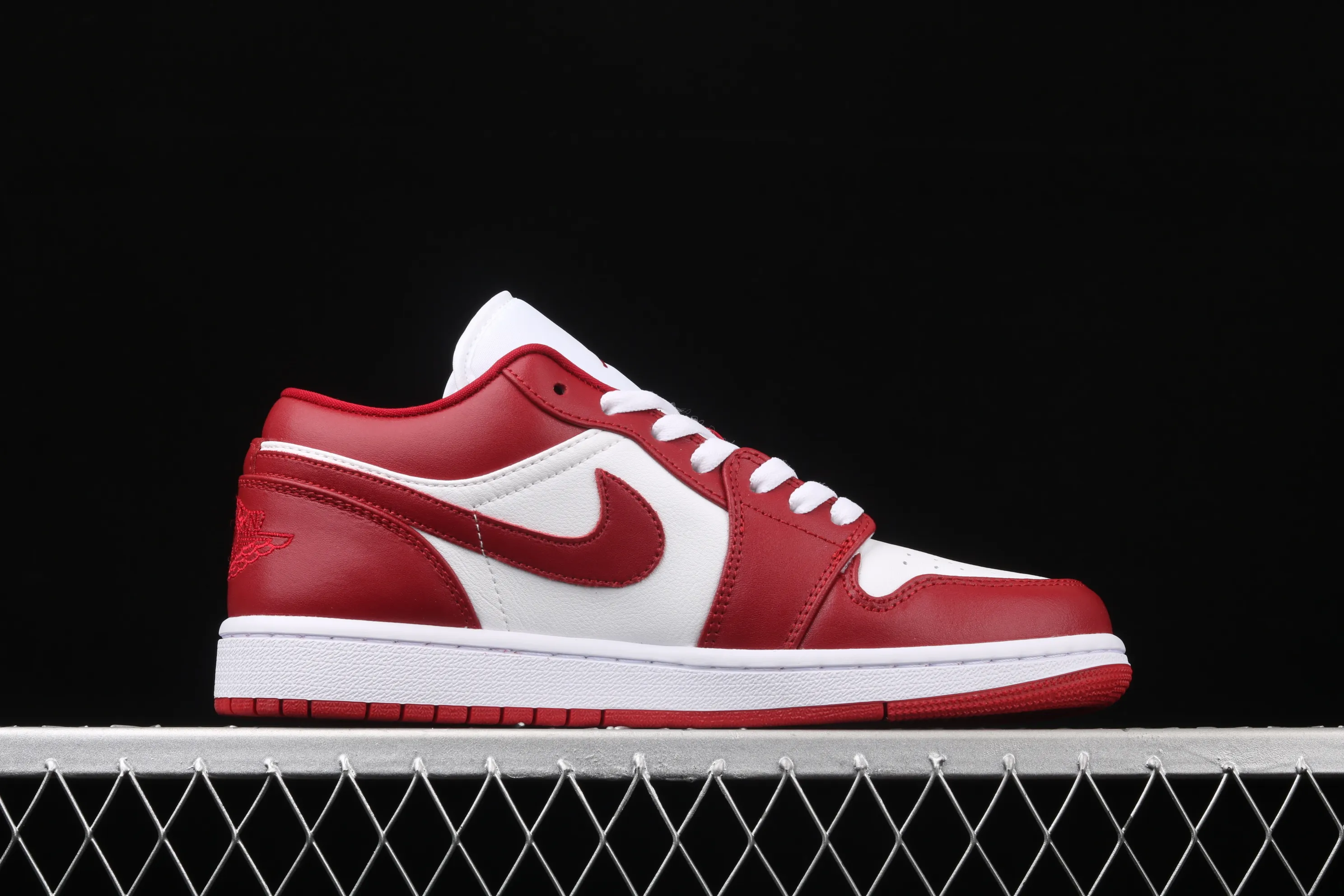 All categories Air Jordan Jordan series basketball shoes Air Jordan 1 Low New version Air Jordan 1 Low AJ1 Joe 1 low top leather white and red cultural and leisure sports sneakers 558553-611